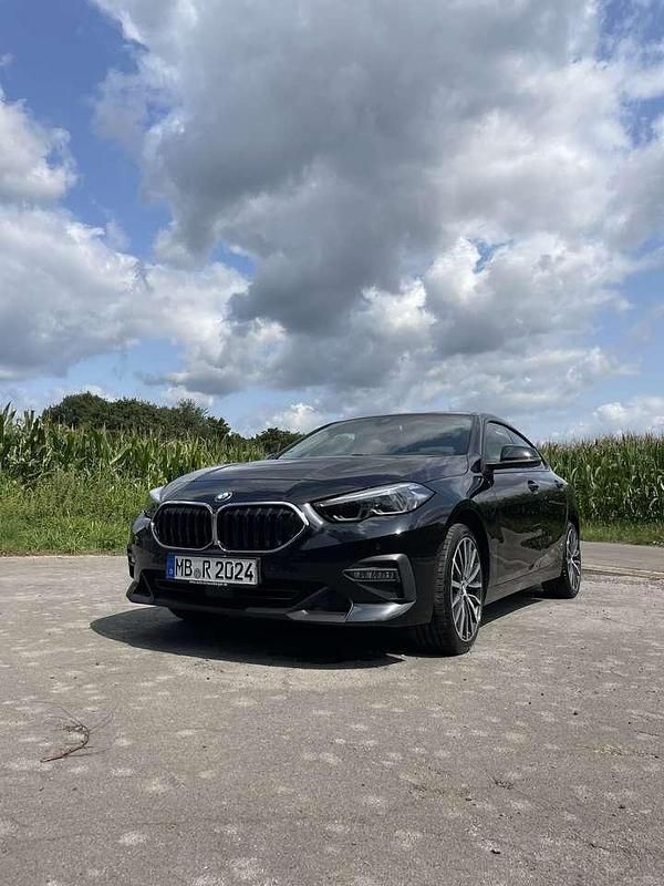 Schwarz Gebraucht 2021 BMW 218 Advantage Limousine | 20.500 € (Fairer Preis) - Bild 1/4