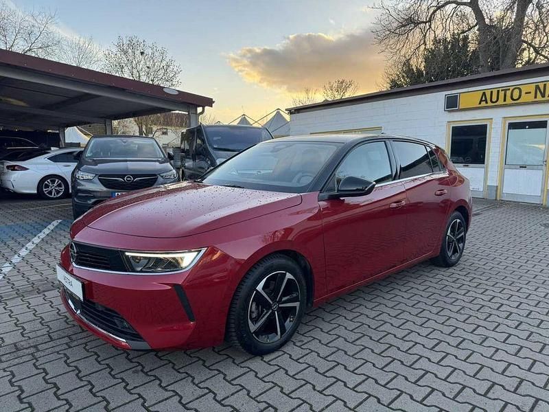 Rot Gebraucht 2023 Opel Astra Elegance Limousine | 21.800 € (Fairer Preis) - Bild 1/4