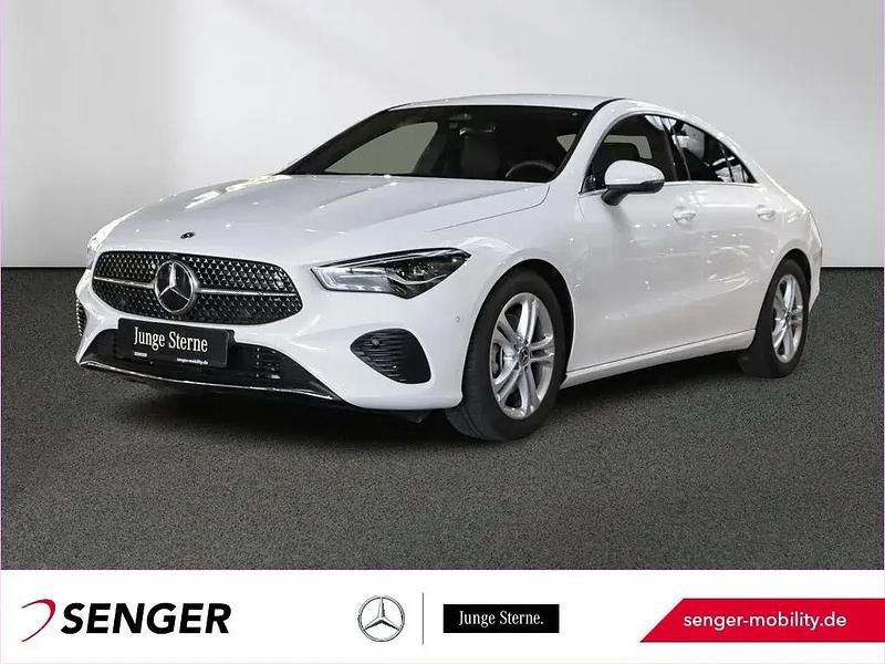 Weiß Gebraucht 2024 Mercedes CLA180 Progressive Limousine | 31.490 € (Guter Preis) - Bild 1/1