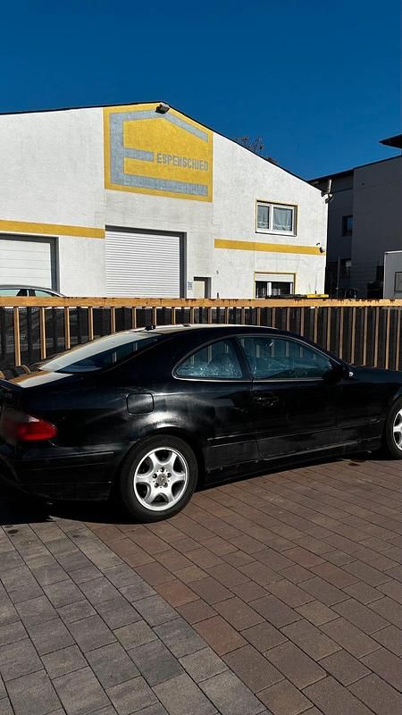 Gebraucht Mercedes CLK320 218 PS (160 kW) 2001 Schwarz Coupé