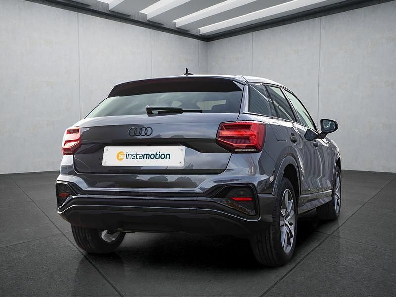 Neu Audi Q2 150 PS (110 kW) 2025 Grau SUV