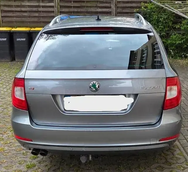 Używany Skoda Superb Elegance 170 KM (125 kW) 2012 Szary Kombi