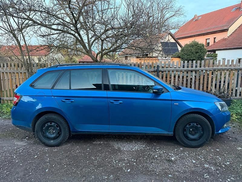 Blau Gebraucht 2017 Skoda Fabia Drive Kombi | 6.200 € (Guter Preis) - Bild 1/4