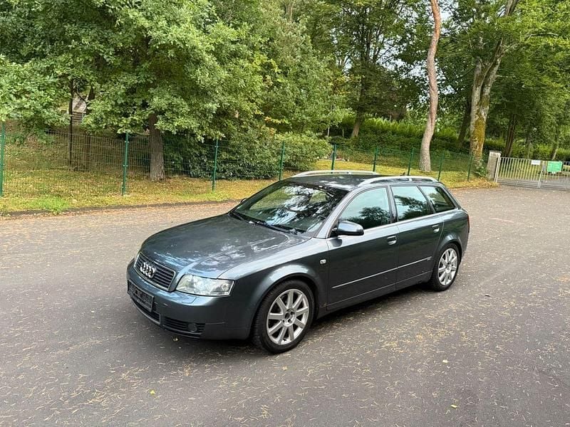 Grau Gebraucht 2005 Audi A4 S-Line Kombi | 999 € (Guter Preis) - Bild 1/4