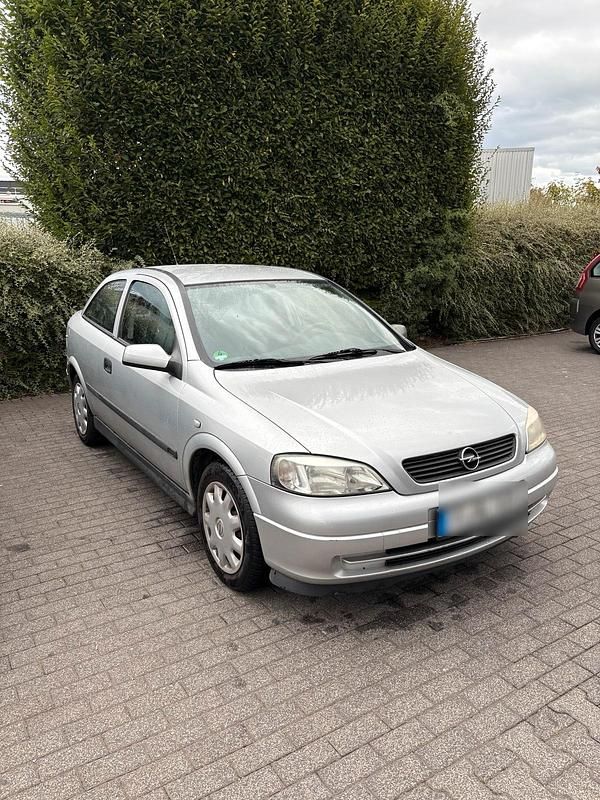 Silber Gebraucht 2000 Opel Astra Coupé | 1.300 € (Guter Preis) - Bild 1/4