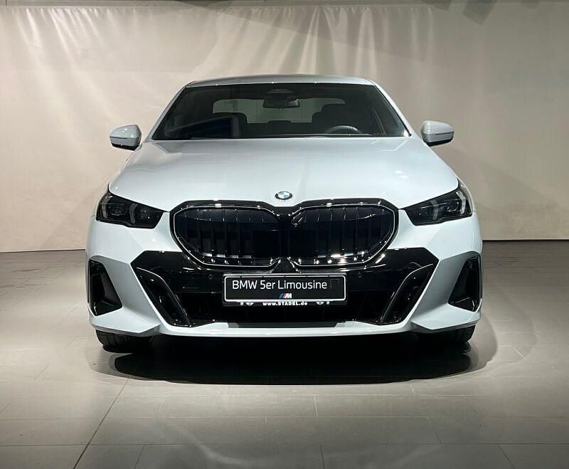 Neu BMW 520 M Sport 197 PS (144 kW) 2026 M brooklyn grau metallic Limousine