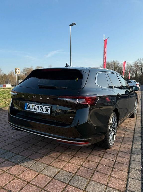 Gebraucht Skoda Superb LAURIN & KLEMENT 204 PS (150 kW) 2024 Schwarz Kombi
