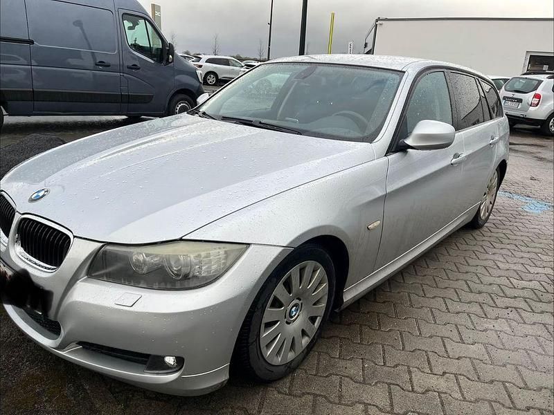 Gebraucht BMW 320 170 PS (125 kW) 2008 Silber Kombi