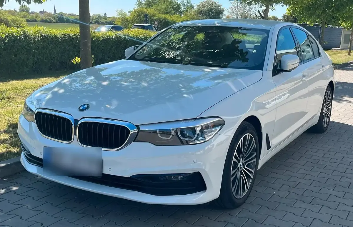 Gebraucht BMW 520 190 PS (139 kW) 2019 Weiß Limousine