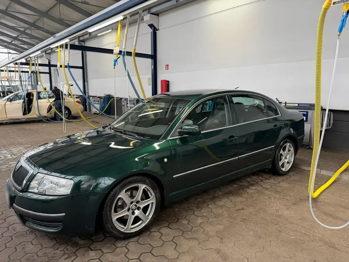 Second-hand Skoda Superb 131 CP (96 kW) 2003 Verde Berlinǎ