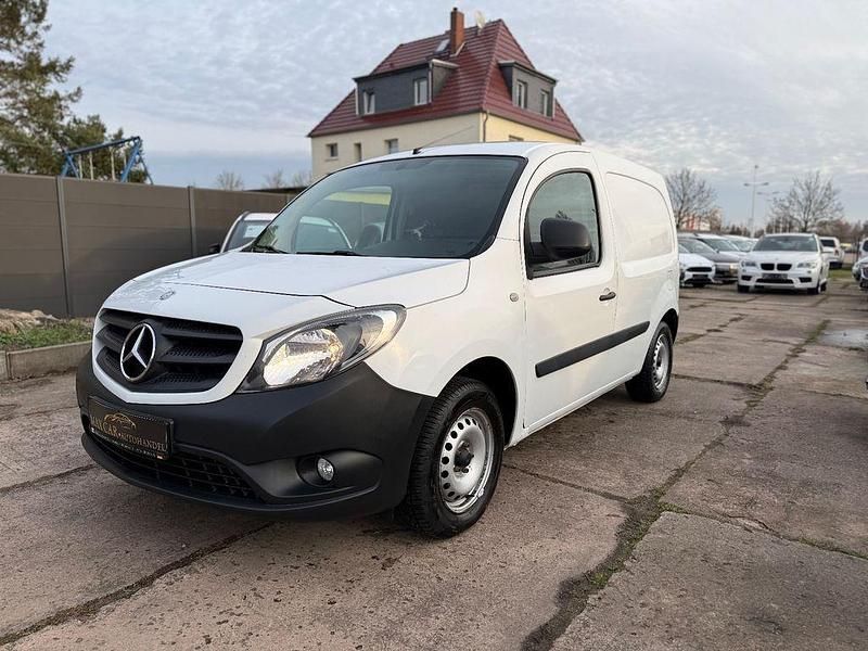 Gebraucht Mercedes Citan 111 110 PS (80 kW) 2017 Weiß Van / Kleinbus