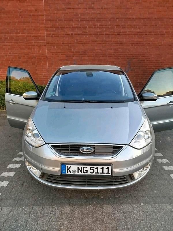 Silber Gebraucht 2009 Ford Galaxy Van / Kleinbus | 7.000 € (Teuer) - Bild 1/4