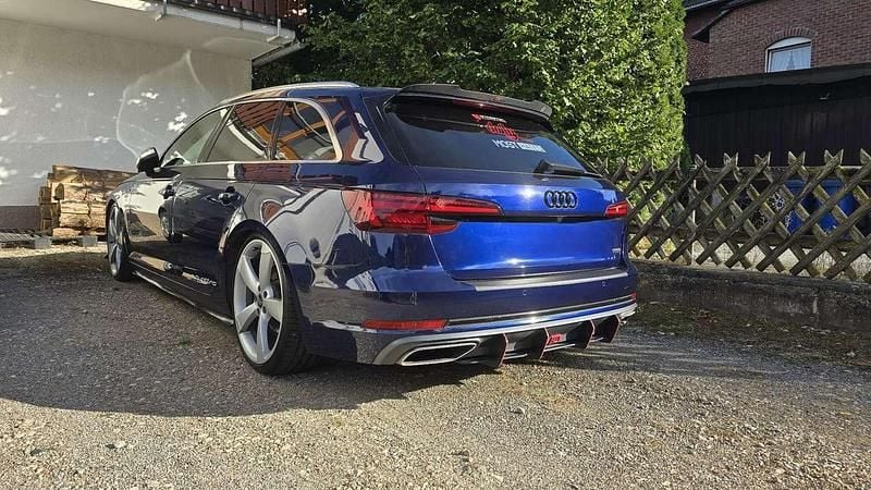 Second-hand Audi A4 S-Line 190 CP (139 kW) 2019 Albastru Break