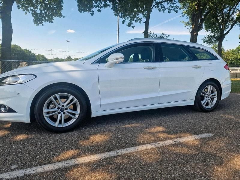 Weiß Gebraucht 2018 Ford Mondeo Kombi | 9.300 € (Guter Preis) - Bild 1/4
