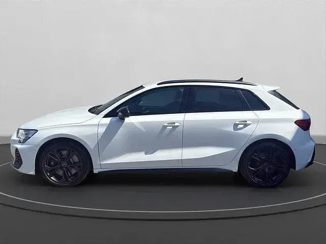 Gebraucht Audi S3 Sport 333 PS (244 kW) 2025 Arkonaweiss Limousine