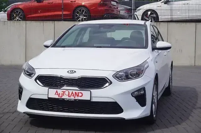 Gebraucht Kia Ceed Edition 7 120 PS (88 kW) 2020 Cararraweiss Kleinwagen