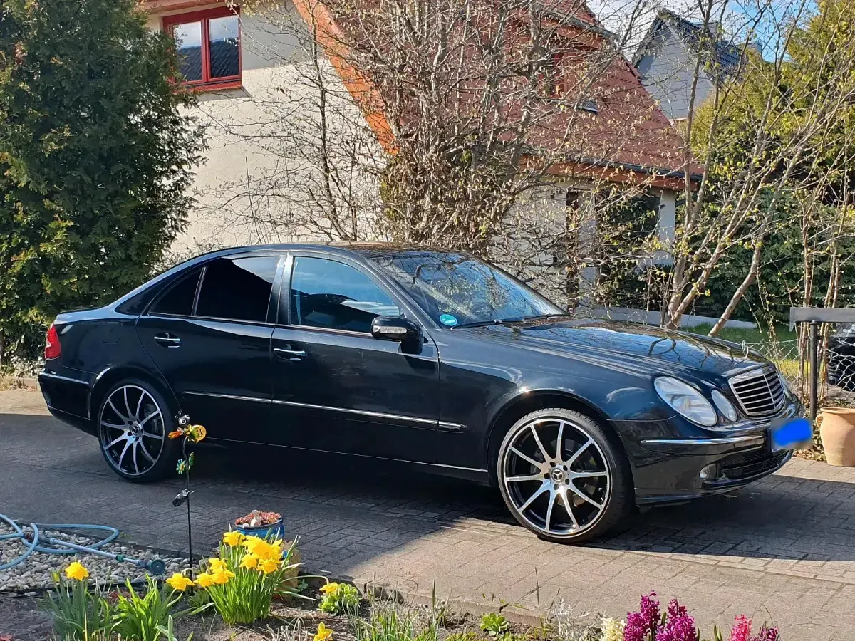 Gebraucht Mercedes E350 Avantgarde 272 PS (200 kW) 2005 Schwarz Limousine