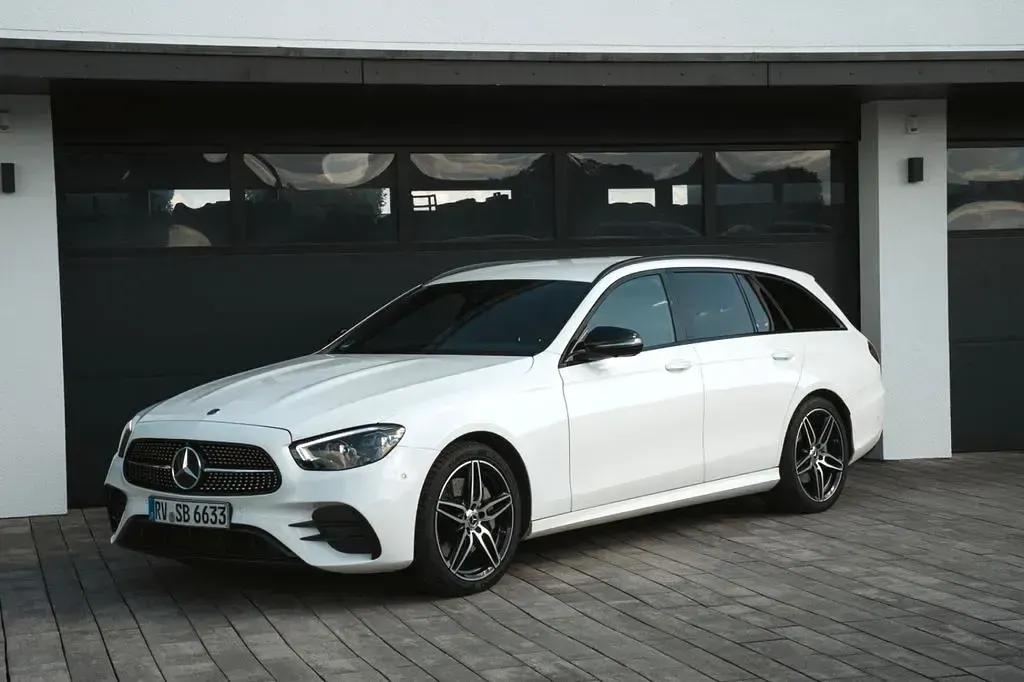 Gebraucht Mercedes E400 330 PS (242 kW) 2020 Weiß Kombi