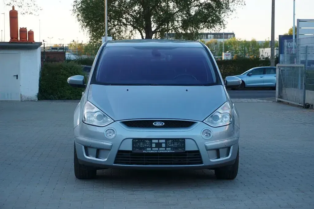 Occasion Ford S-MAX Titanium 131 ch (96 kW) 2007 Argent Monospace