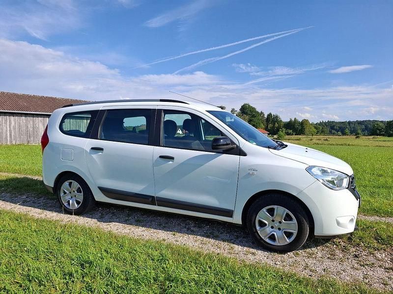 Weiß Gebraucht 2020 Dacia Lodgy Comfort Van / Kleinbus | 12.990 € (Fairer Preis) - Bild 1/4