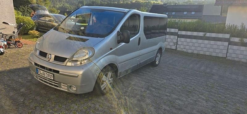 Gebraucht Renault Trafic 101 PS (74 kW) 2006 Silber Van / Kleinbus