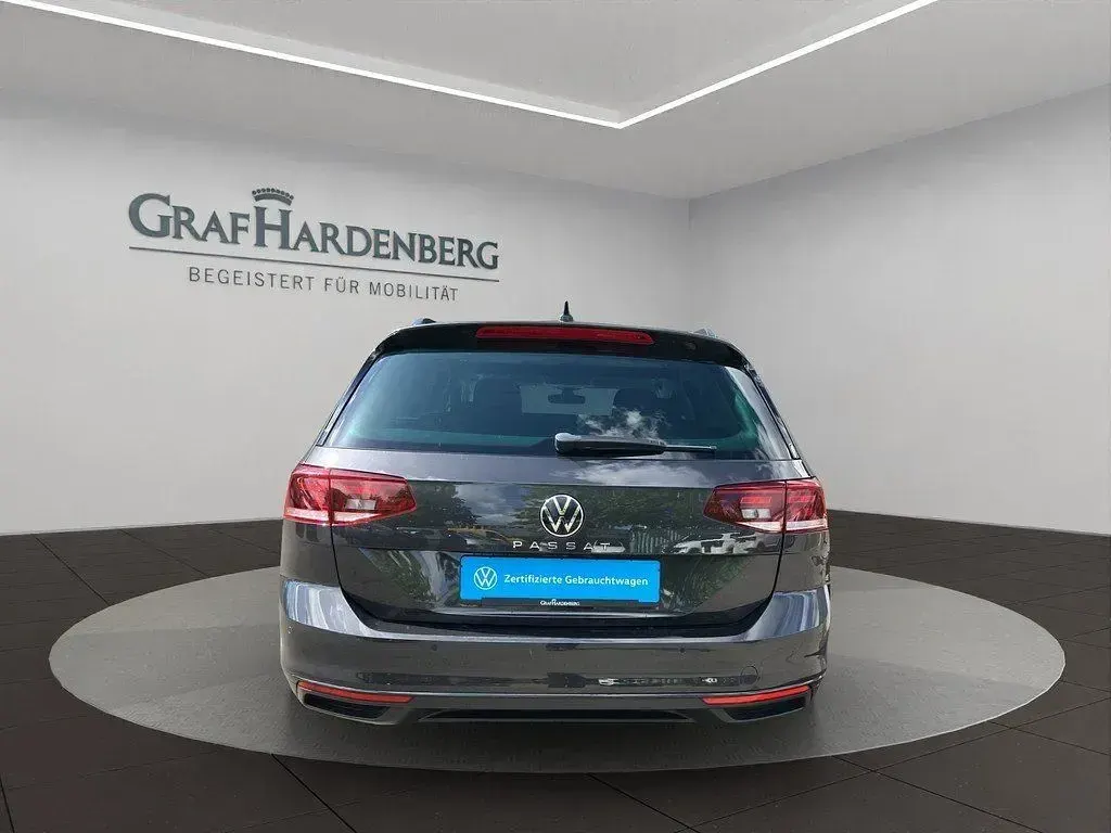 Gebraucht VW Passat Business 150 PS (110 kW) 2022 Grau Kombi