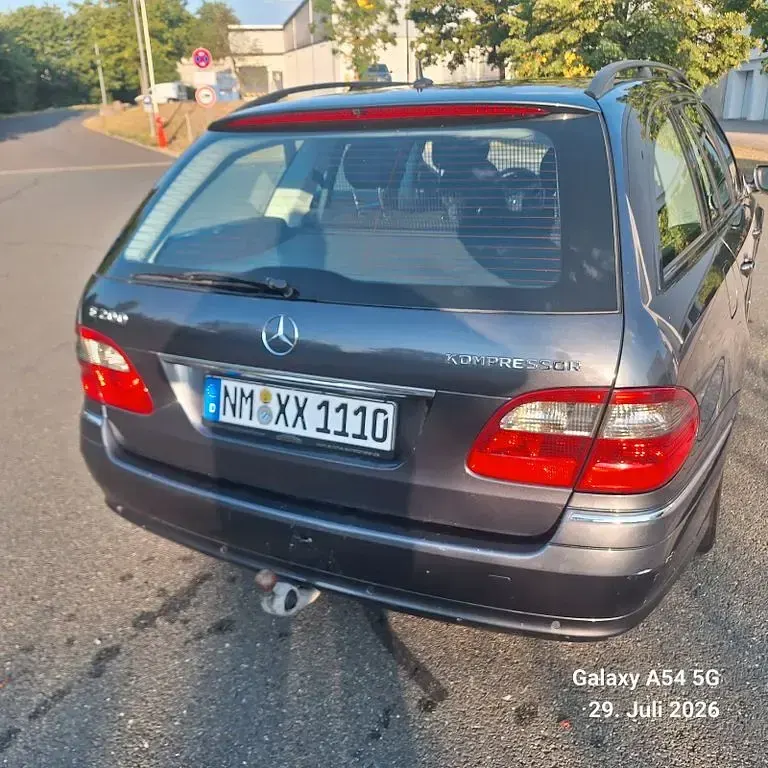 Gebraucht Mercedes E200 Elegance 184 PS (135 kW) 2008 Grau Limousine