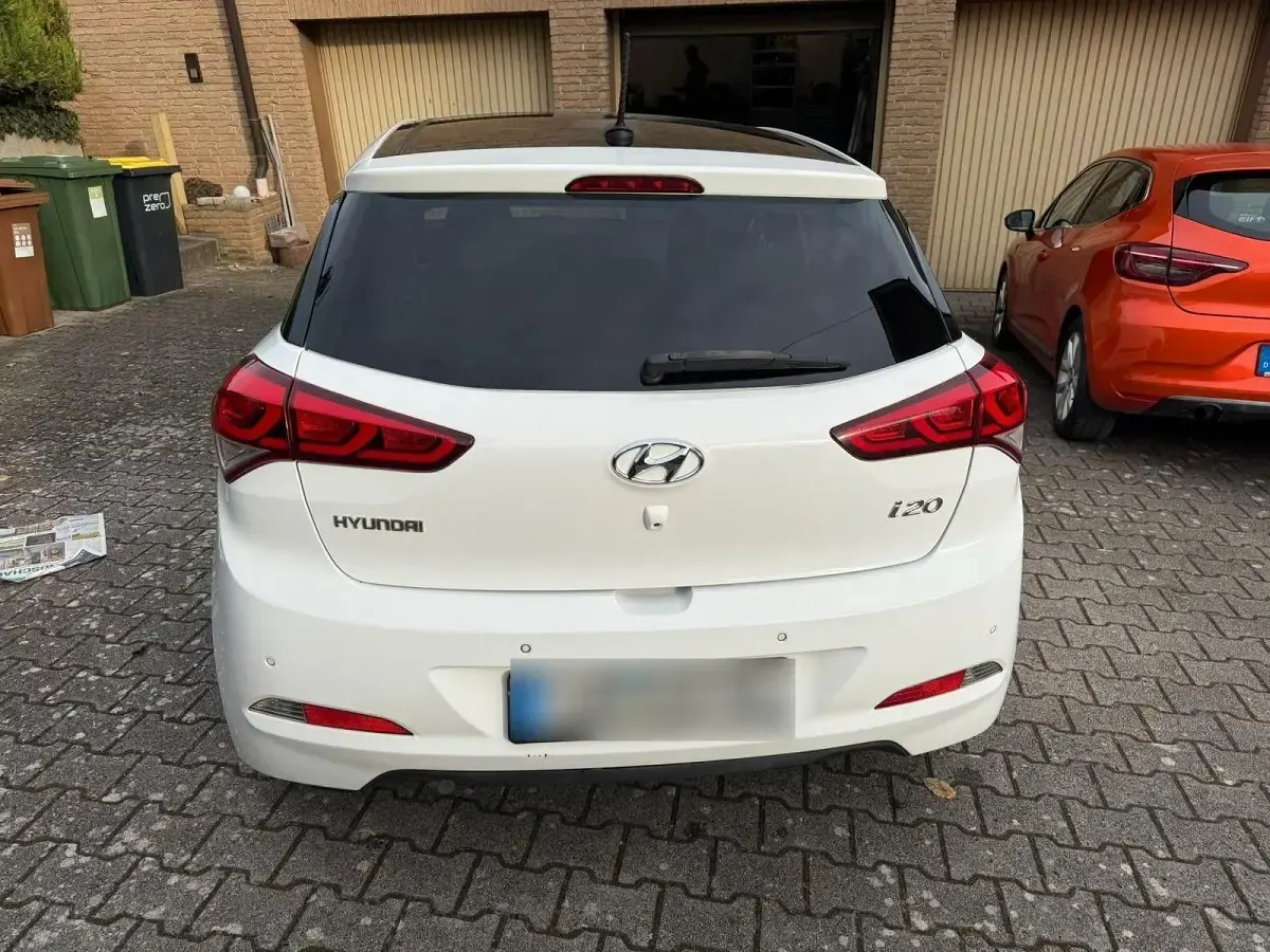 Gebraucht Hyundai i20 Active 120 PS (88 kW) 2016 Weiß Kleinwagen