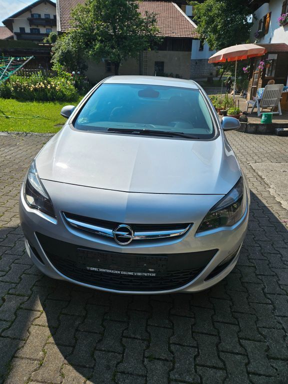 Grau Gebraucht 2014 Opel Astra Energy Limousine | 6.000 € (Guter Preis) - Bild 1/4