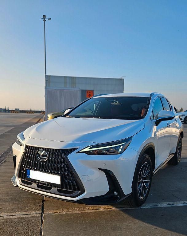 Weiß Gebraucht 2023 Lexus NX350h Business Edition SUV | 38.000 € (Superpreis) - Bild 1/4