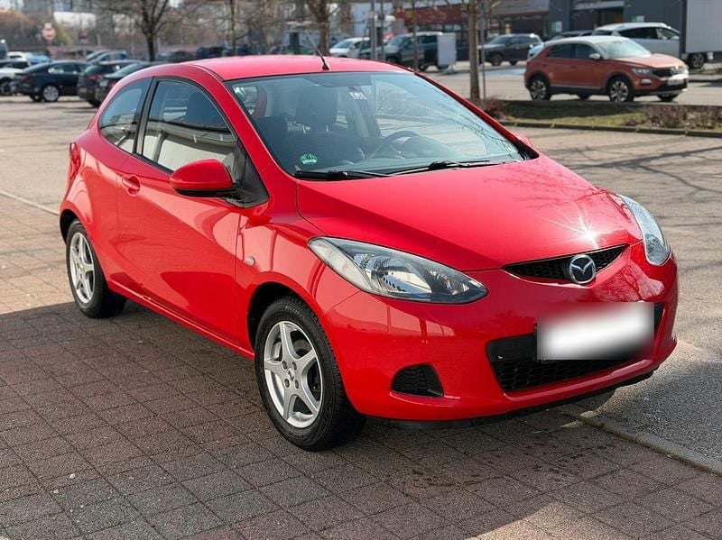 Gebraucht Mazda 2 Inclusive 75 PS (55 kW) 2010 Rot Kleinwagen