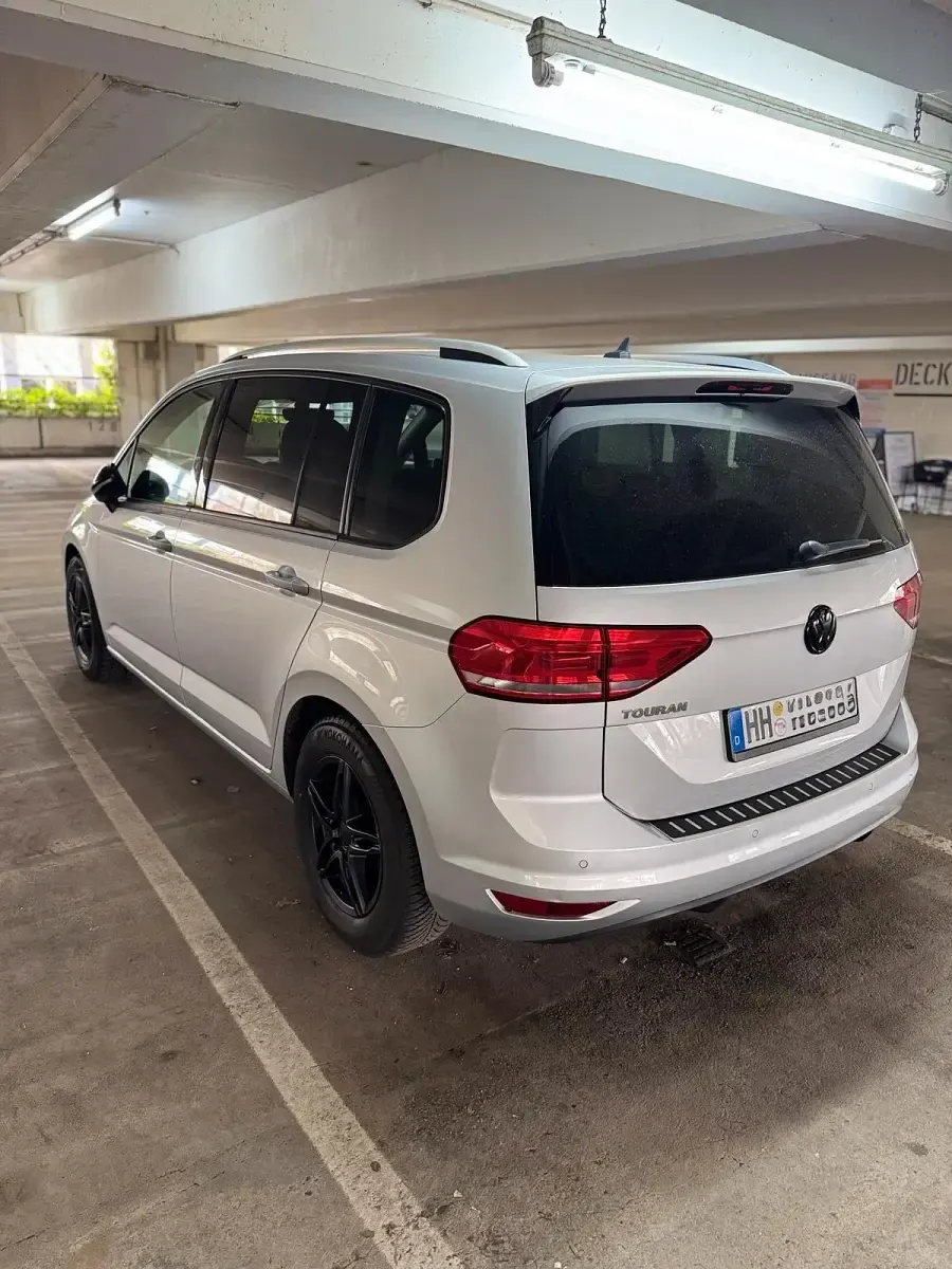 Gebraucht VW Touran 116 PS (85 kW) 2018 Silber Van / Kleinbus