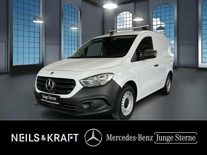 Weiß Gebraucht 2023 Mercedes Citan 108 Van | 17.880 € (Guter Preis) - Bild 1/4