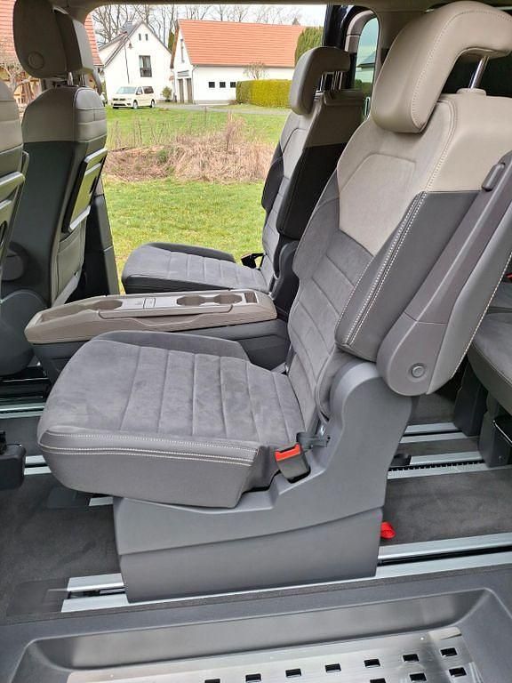 Gebraucht VW Multivan Style 150 PS (110 kW) 2024 Schwarz Van