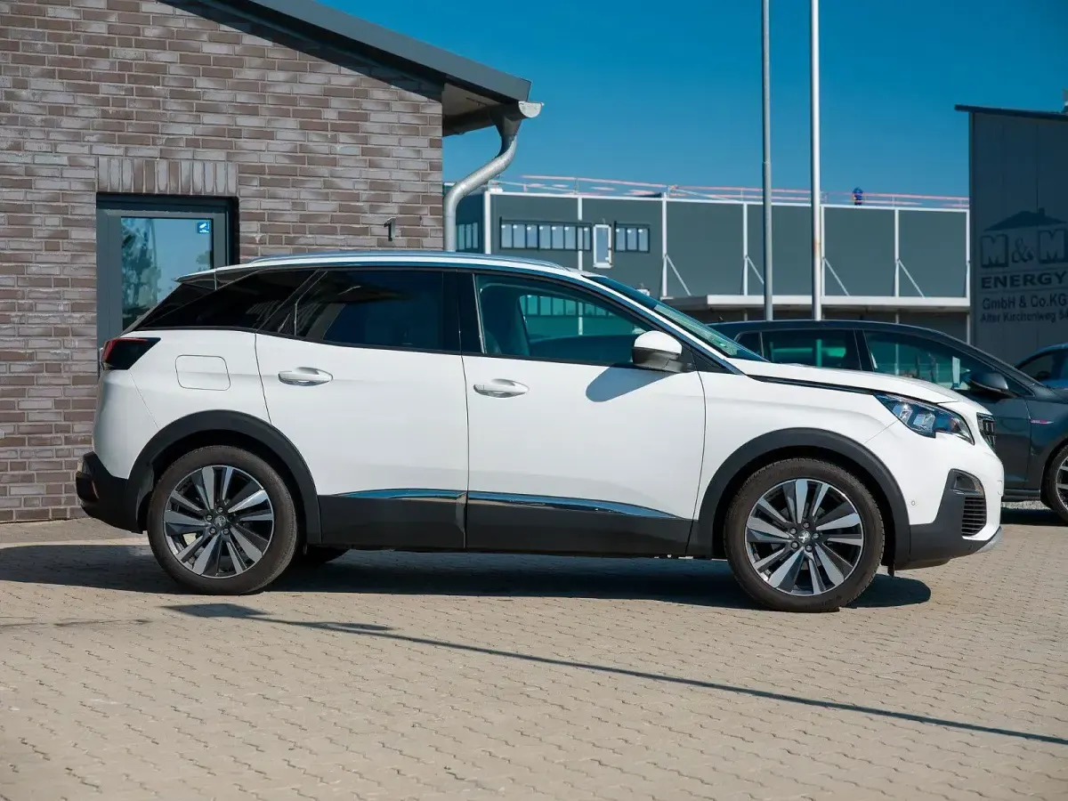 Gebraucht Peugeot 3008 Allure 131 PS (96 kW) 2020 Weiß SUV