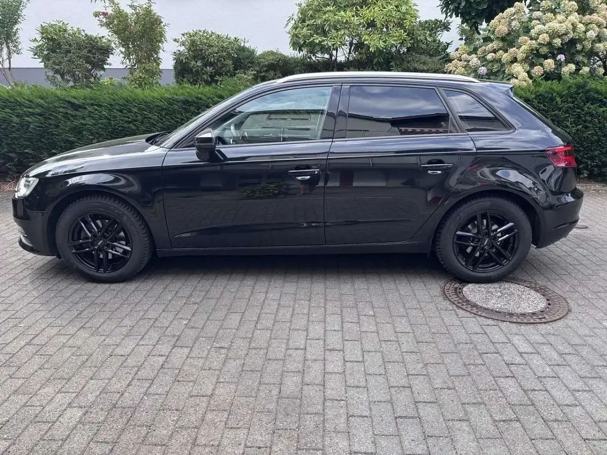 Gebraucht Audi A3 Attraction 125 PS (91 kW) 2016 Schwarz Kombi