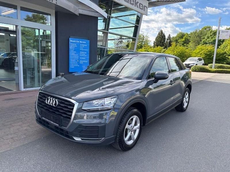 Grau Gebraucht 2019 Audi Q2 SUV | 17.590 € (Fairer Preis) - Bild 1/4