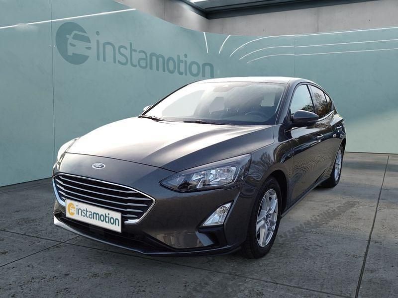 Grau Gebraucht 2021 Ford Focus Limousine | 18.999 € (Guter Preis) - Bild 1/4