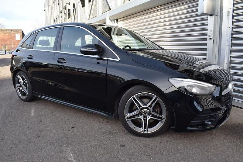 Gebraucht Mercedes B200 AMG line 150 PS (110 kW) 2021 Schwarz Van / Kleinbus