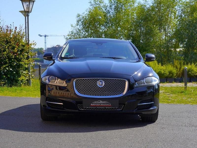 Gebraucht Jaguar XJ Premium Luxury 275 PS (202 kW) 2012 Schwarz Limousine
