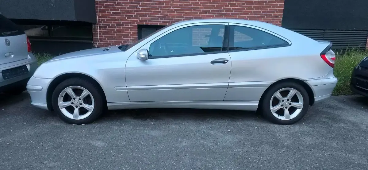 Gebraucht Mercedes C200 122 PS (89 kW) 2005 Grau Coupé