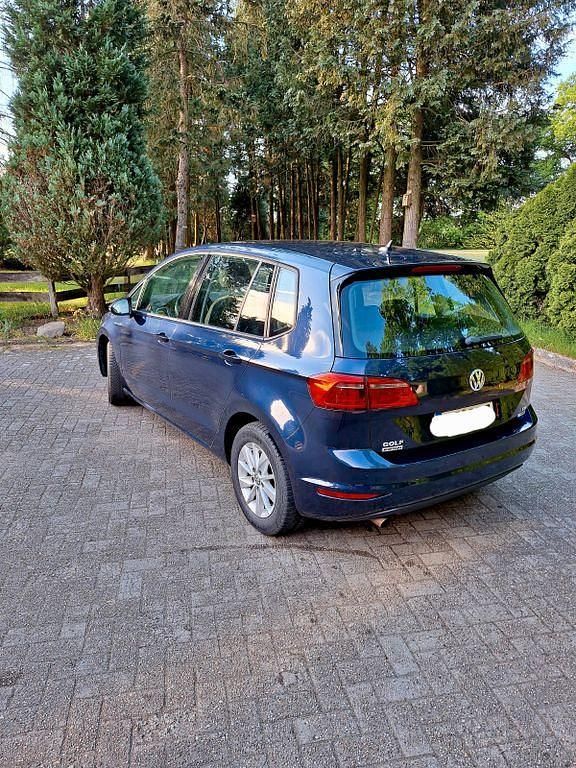 Blau Gebraucht 2016 VW Golf Sportsvan Van / Kleinbus | 9.900 € (Guter Preis) - Bild 1/4