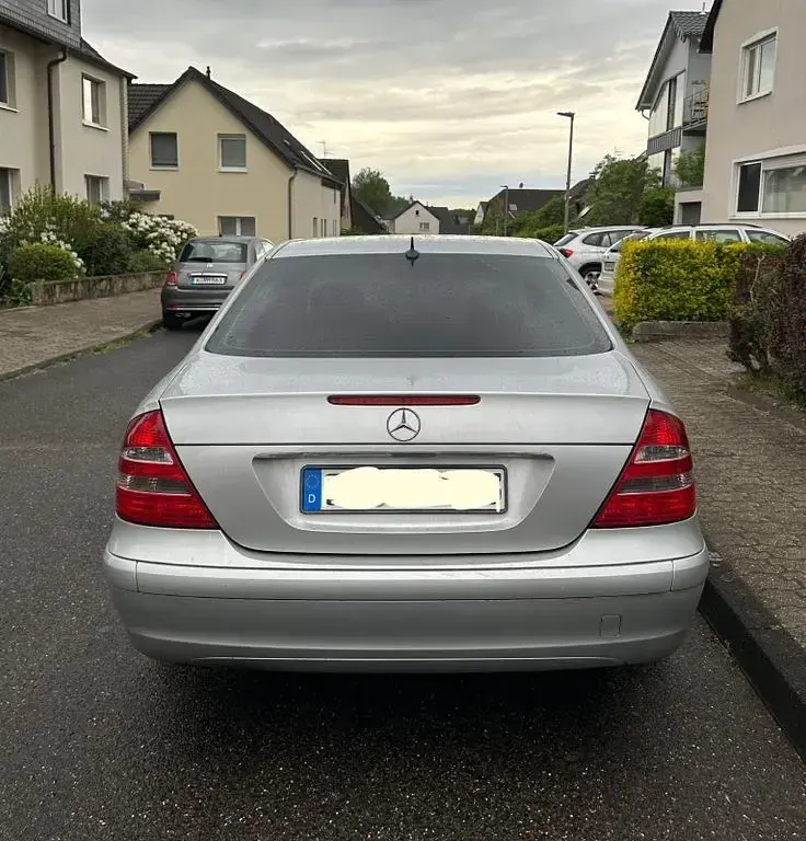 Gebraucht Mercedes E220 Elegance 150 PS (110 kW) 2005 Grau Limousine