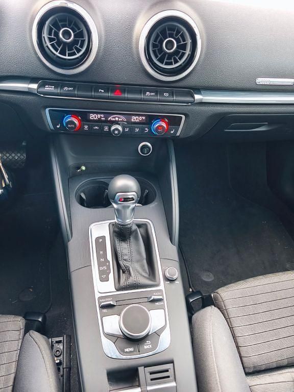 Gebraucht Audi A3 Sport 150 PS (110 kW) 2020 Blau Limousine