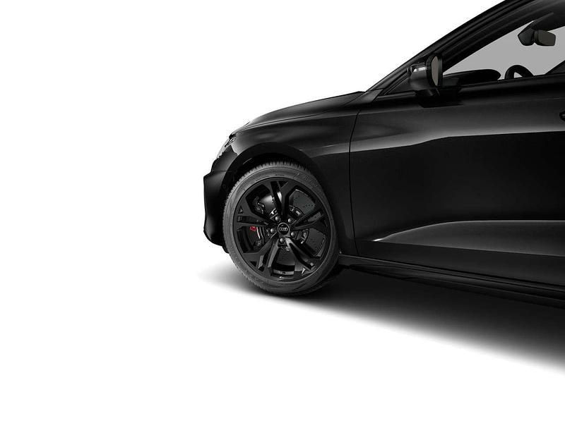 Gebraucht Audi S3 Ambiente 333 PS (244 kW) 2024 Mythosschwarz metallic Limousine