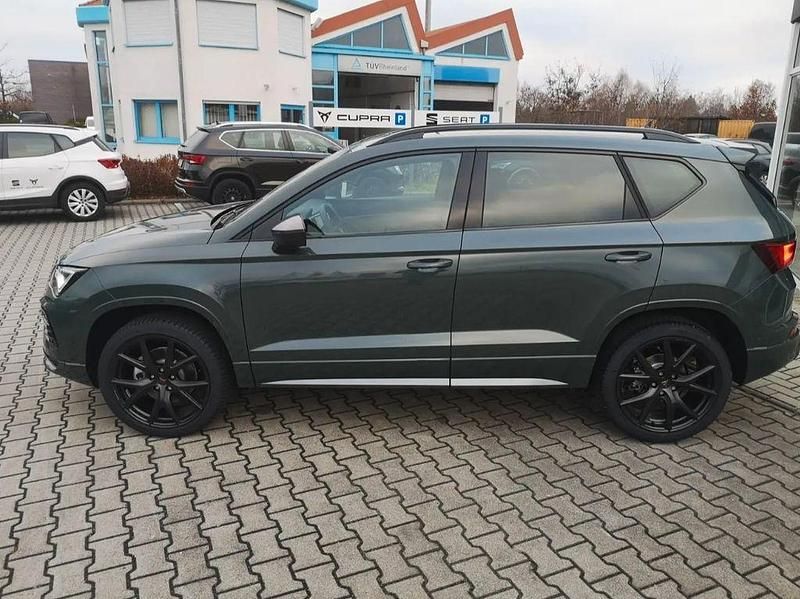Neu Cupra Ateca 190 PS (139 kW) 2025 Dark forest grün SUV