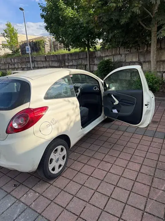 Gebraucht Ford Ka Trend 69 PS (50 kW) 2009 Weiß Kleinwagen