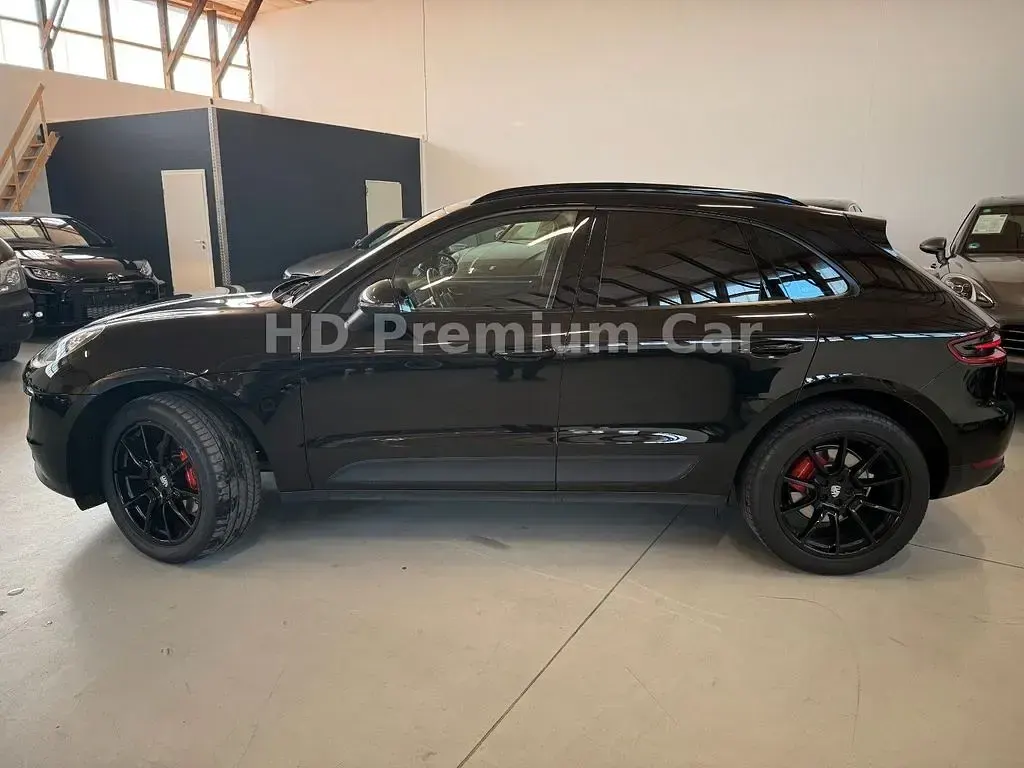Używany Porsche Macan Basis 252 KM (185 kW) 2018 Czarny SUV