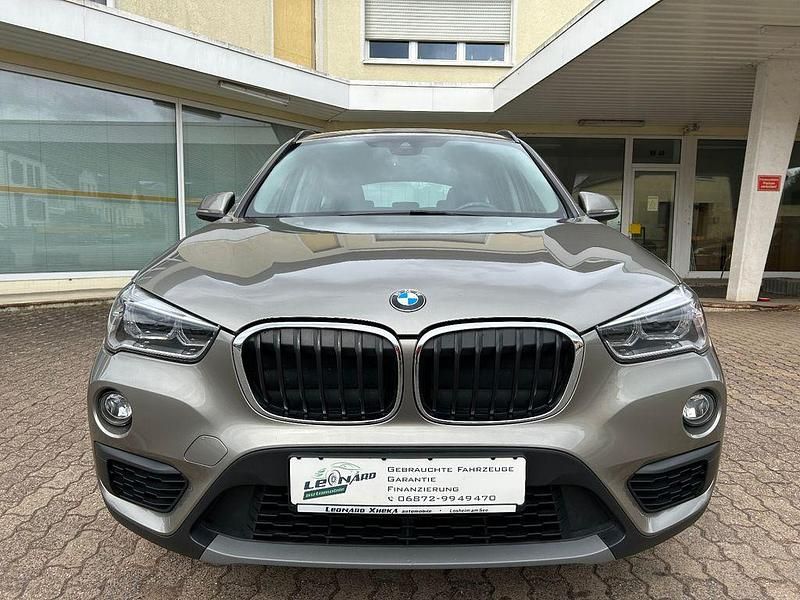 Silber Gebraucht 2017 BMW X1 Advantage SUV | 13.790 € - Bild 1/4