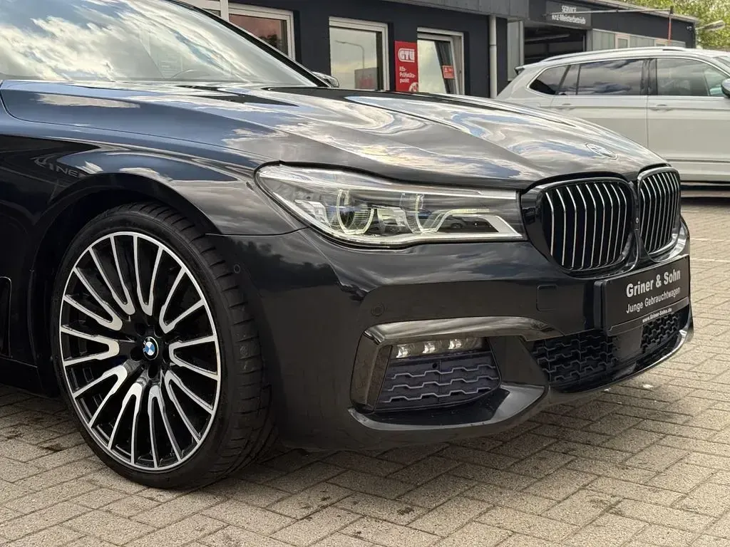 Gebraucht BMW 730L Executive 265 PS (194 kW) 2016 Schwarz Limousine